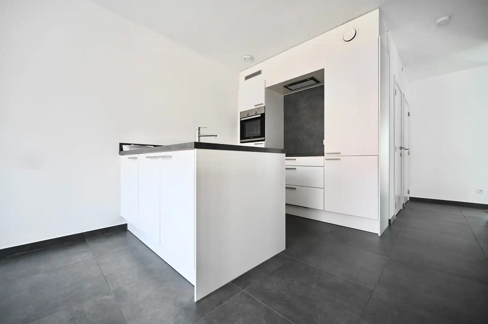 Duplex appartement met 3 slaapkamers, 2 badkamers en 1 autostaanplaats. foto 7