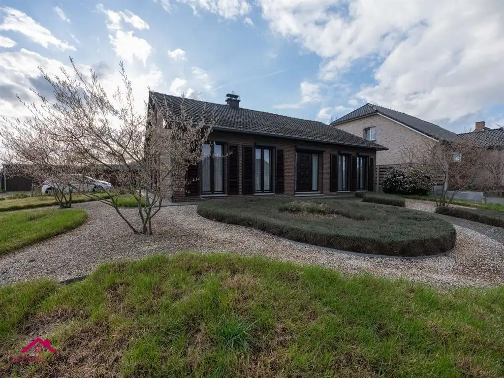 Hoofdfoto van de publicatie: Landelijk gelegen vrijstaande woning