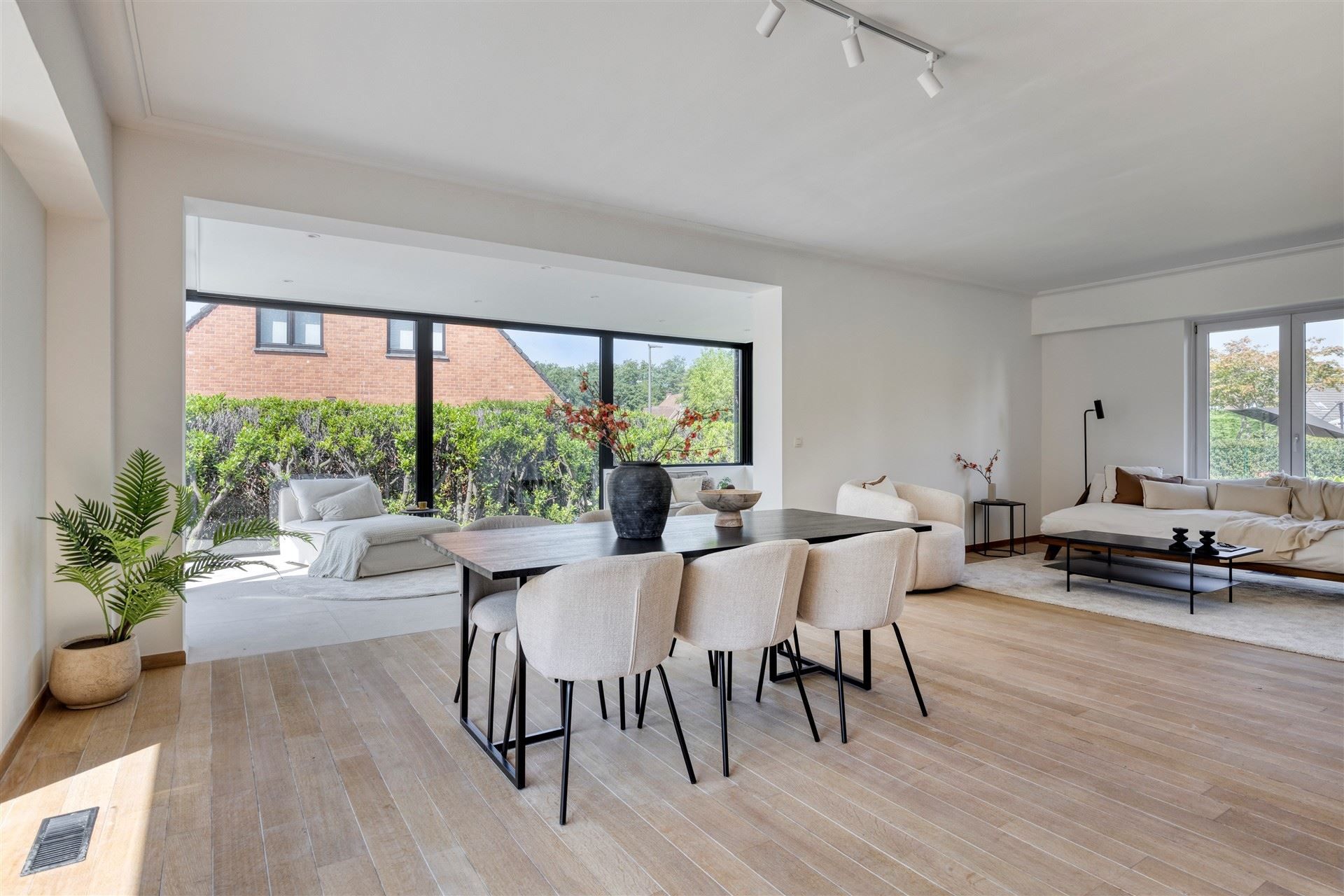 Top-notch gerenoveerde villa met 4 slaapkamers en 3 badkamers op 705m² met zuidtuin foto 11