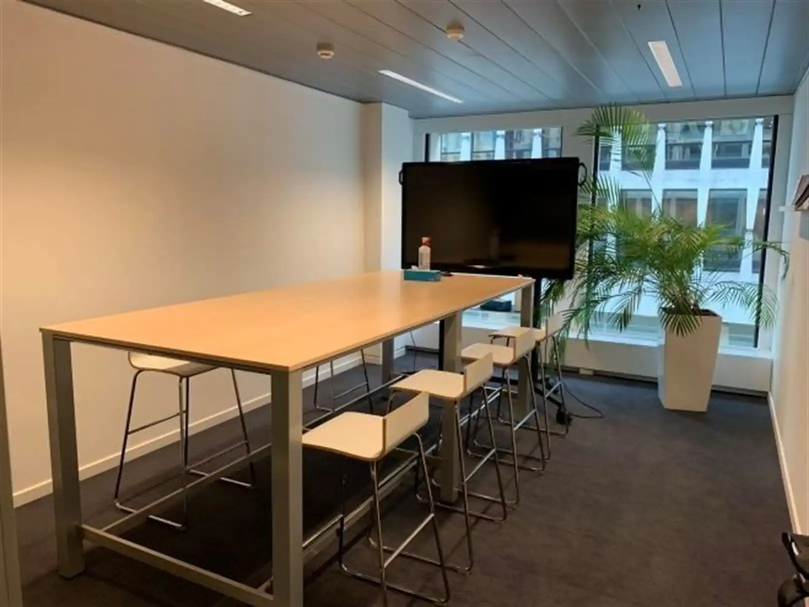 MARNIX 23: 553m² en 880m² te huur foto 7