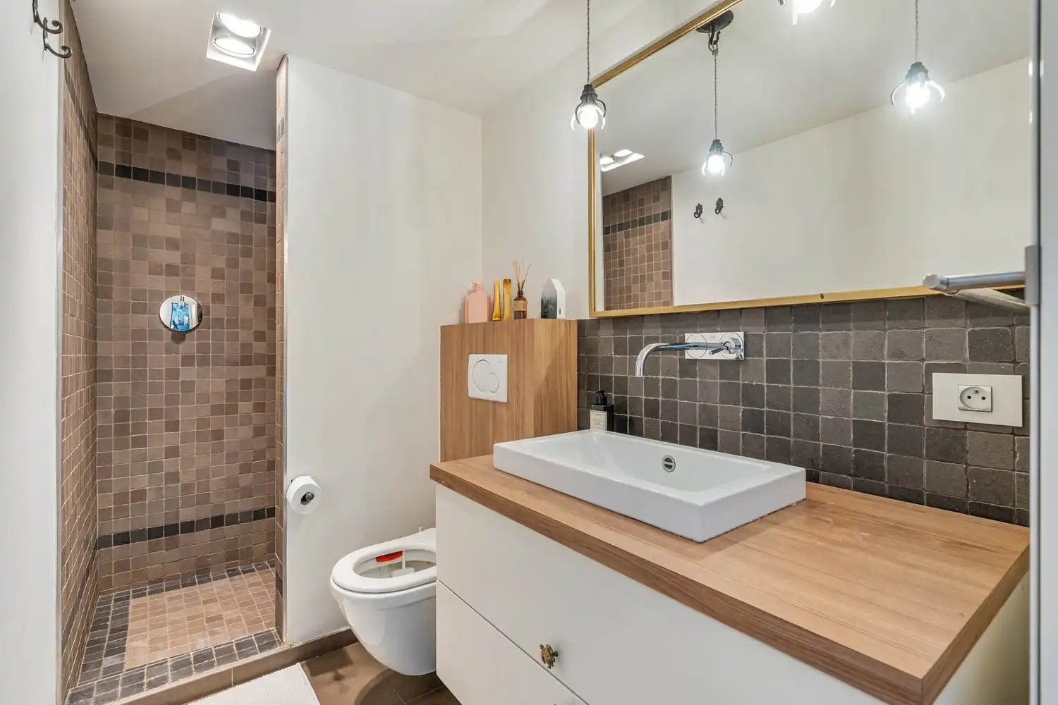 Unieke industriële loft van 240 m² met panoramisch dakterras van 96 m², jacuzzi en sauna foto 20