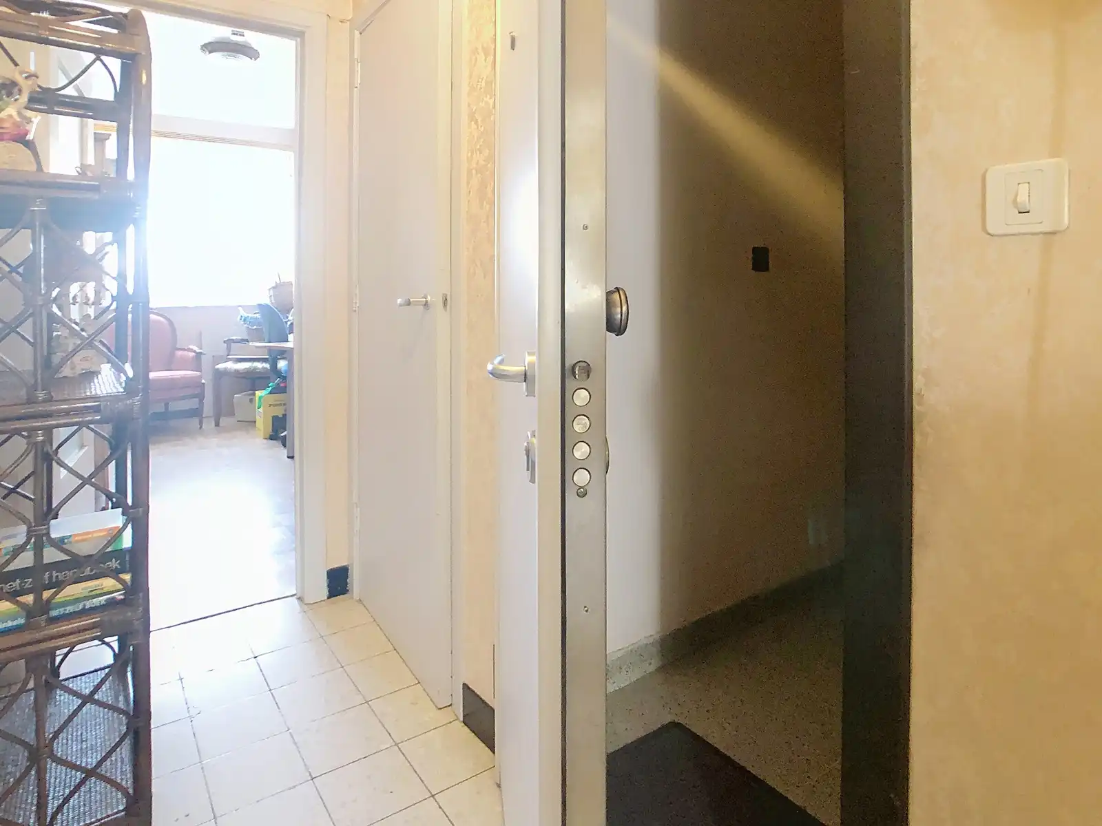 Appartement met 2 slkmrs, garage en staanplaats en 2 kelders foto 5