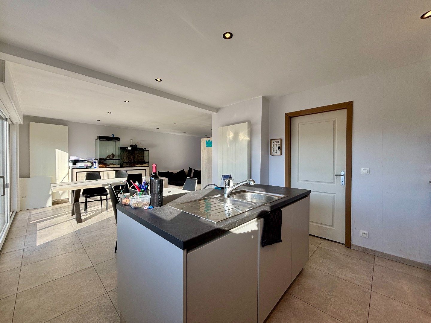 WONING MET INPANDIGE GARAGE, 3SLPKS, GUNSTIG EPC EN ACHTERUITWEG VOOR FIETSEN foto 5