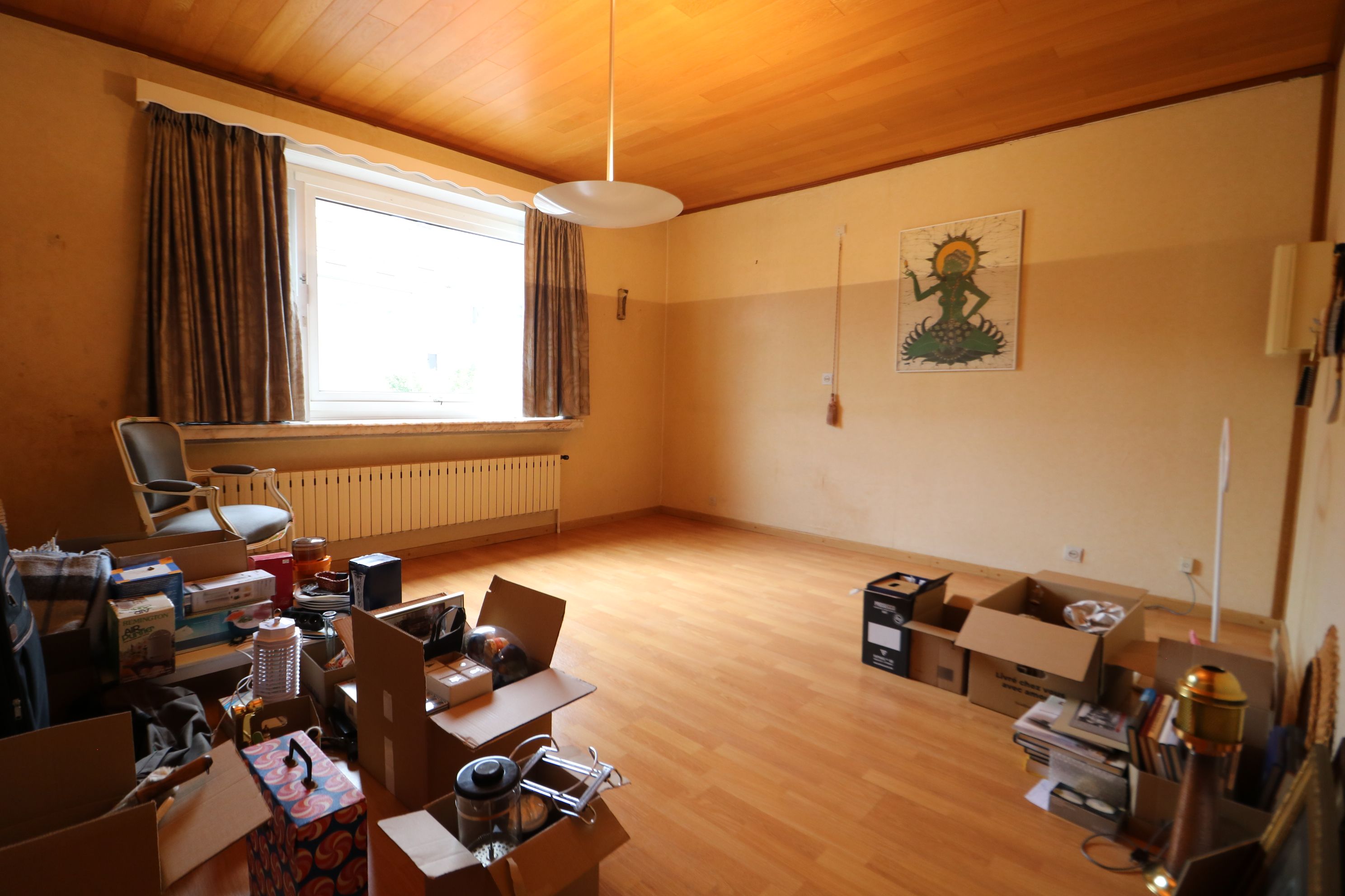  Zeer ruime woning met 5 slaapkamers, garages (8 wagens) en werkplaats. foto 7