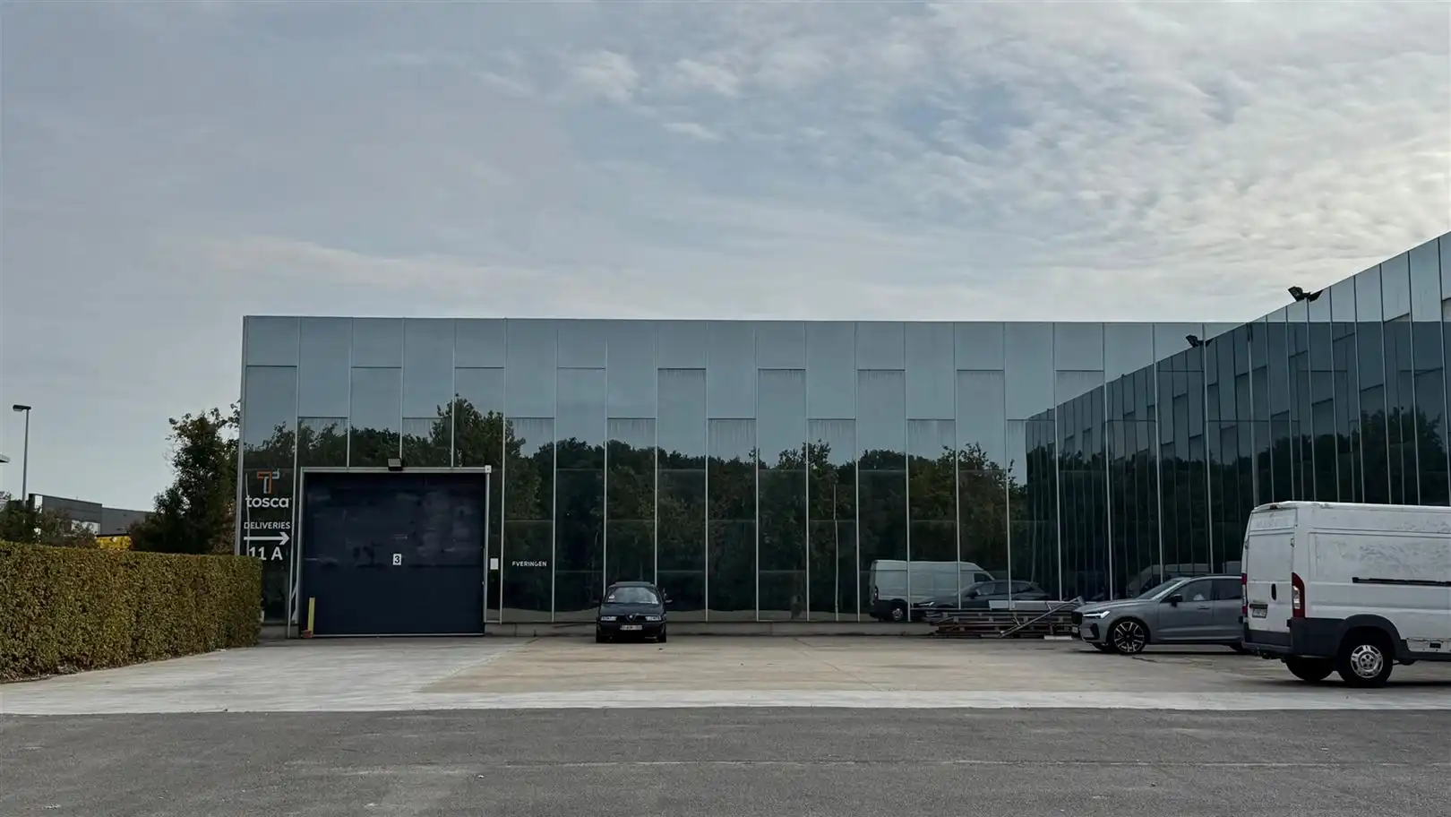 Polyvalent bedrijfspand Aartselaar foto {{pictureIndex}}