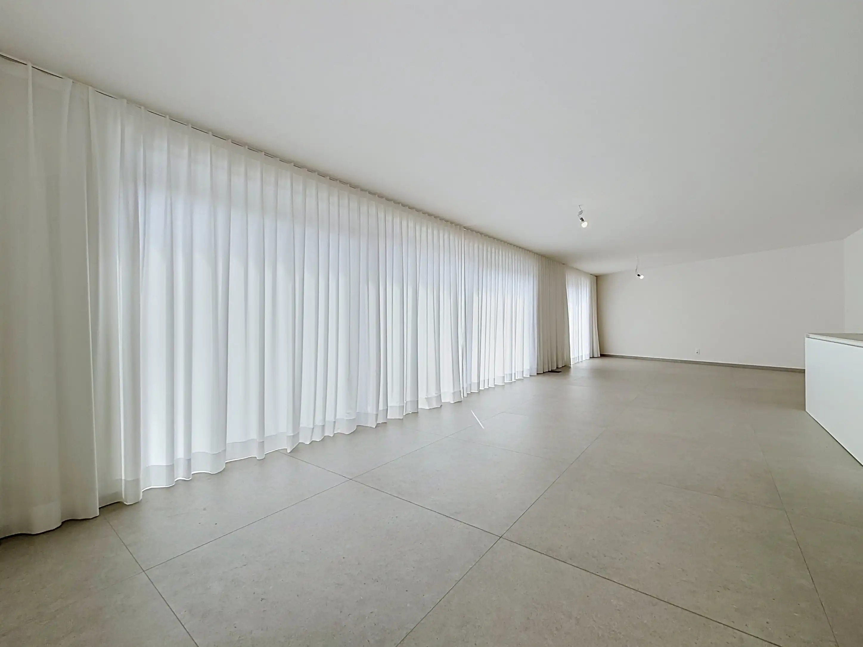 Nieuwbouwappartement te koop in Marke met 2 slaapkamers, zeer ruim terras van 50m² en een ruime woonoppervlakte foto 5