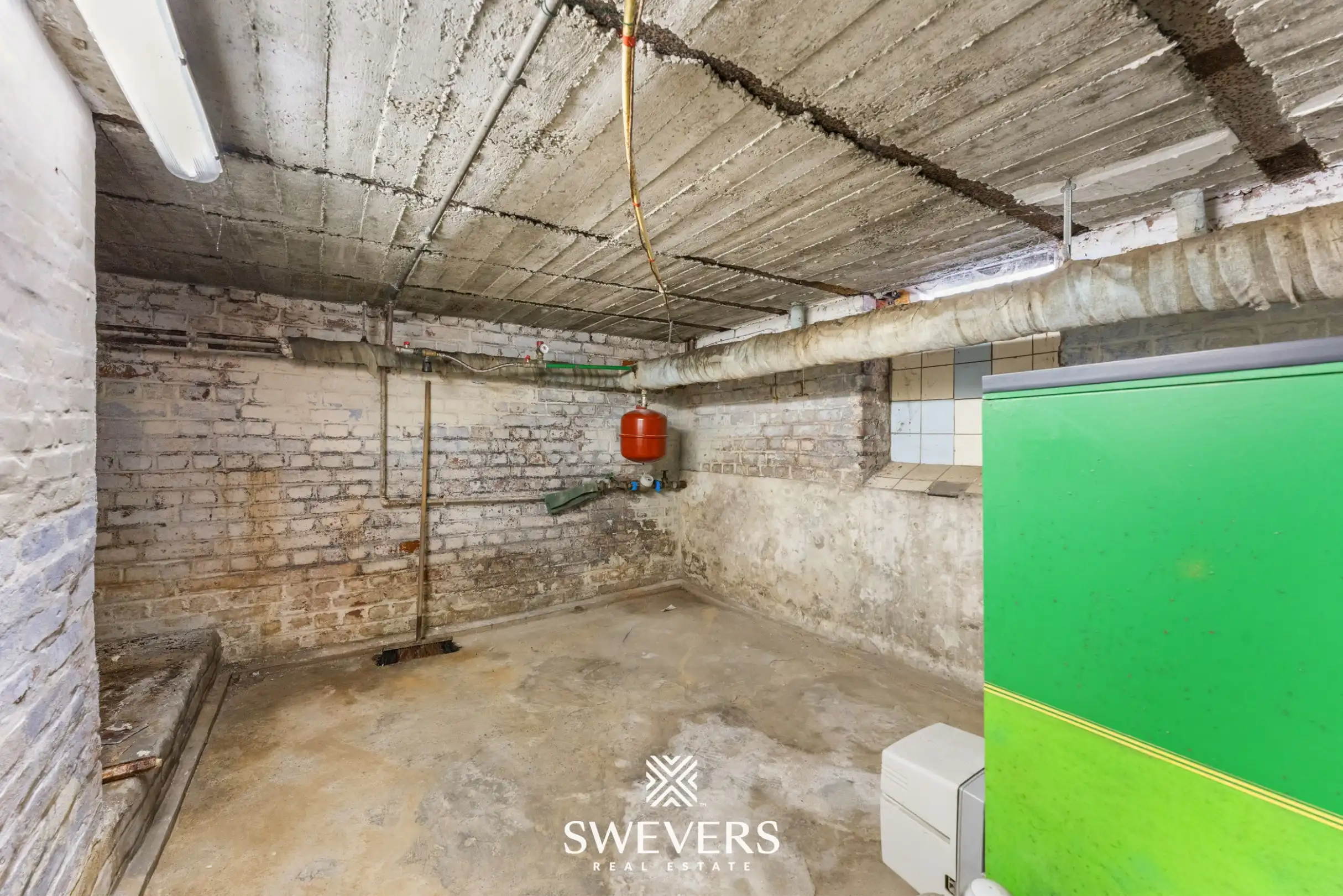 Karaktervolle woning met renovatiepotentieel op rustige ligging foto 28