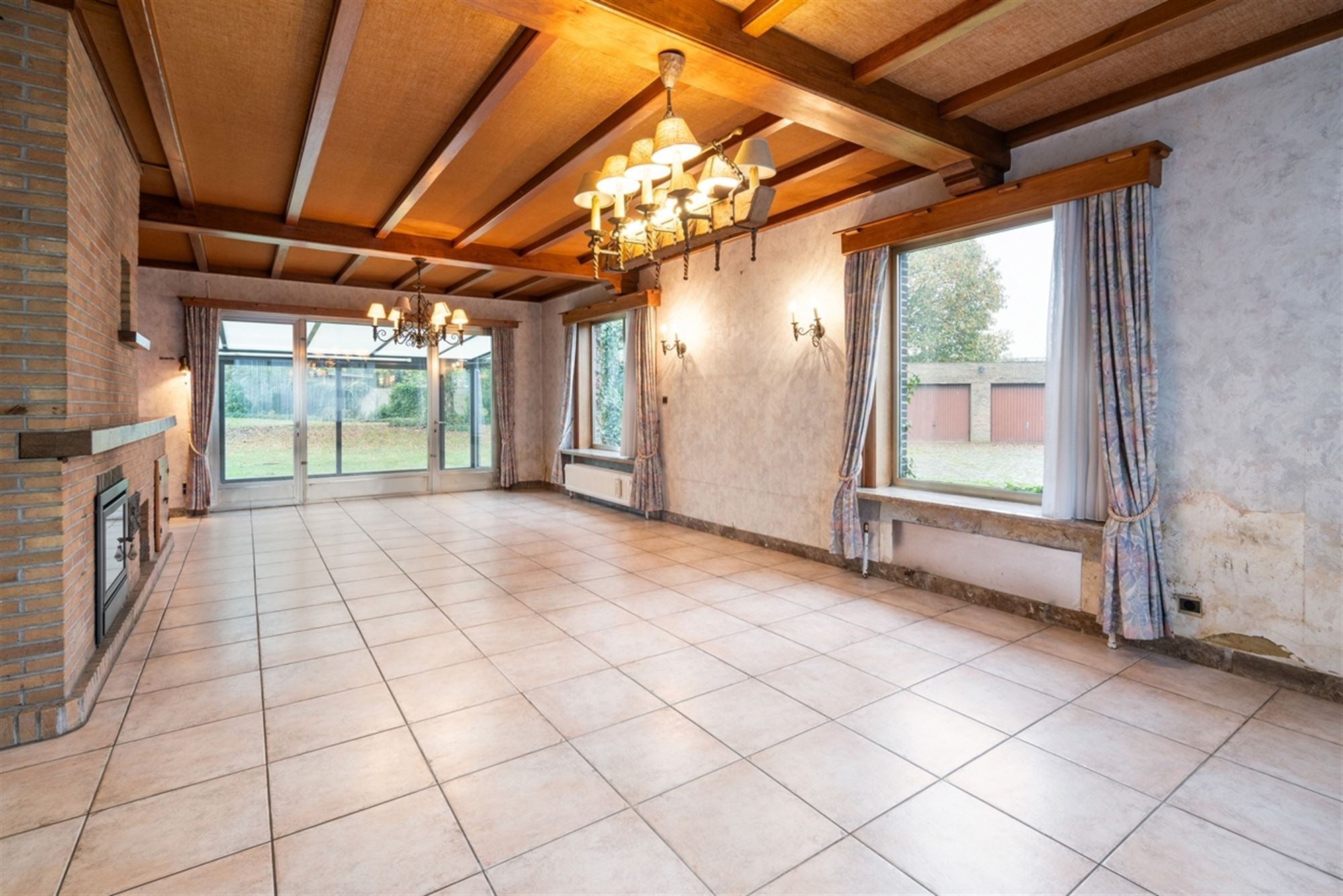 TE RENOVEREN karaktervolle VILLA op een perceel van 1.431m² foto 5