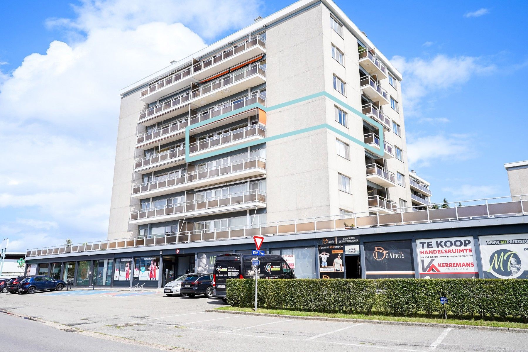 Centraal gelegen appartement met 2 slaapkamers, lift en terras te Willebroek  foto 1