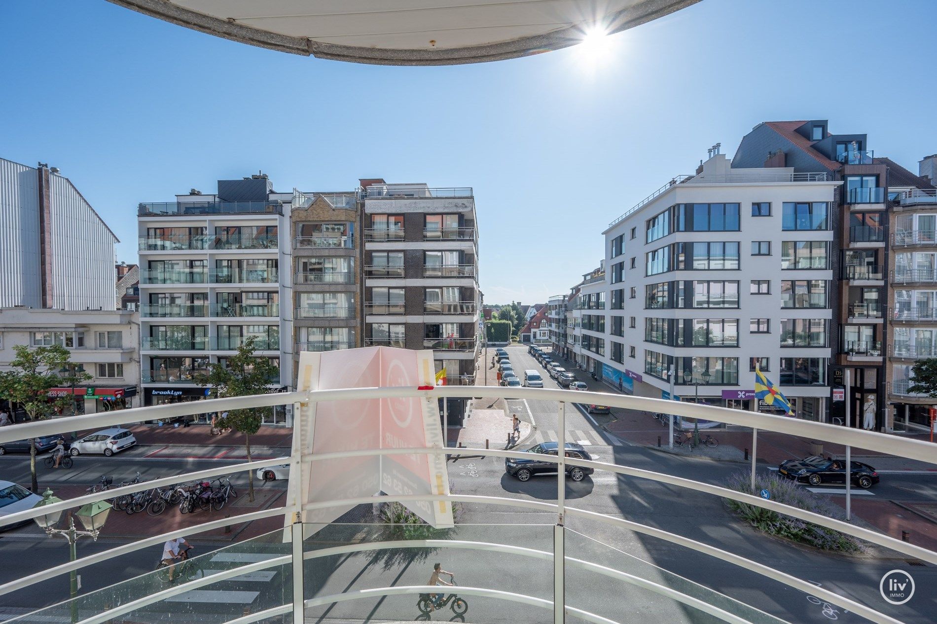 Ongemeubeld - Aangenaam en ruim appartement met drie slaapkamers gelegen in de Lippenslaan te Knokke ( met mog. tot het huren van een inpandige garage).  foto 6