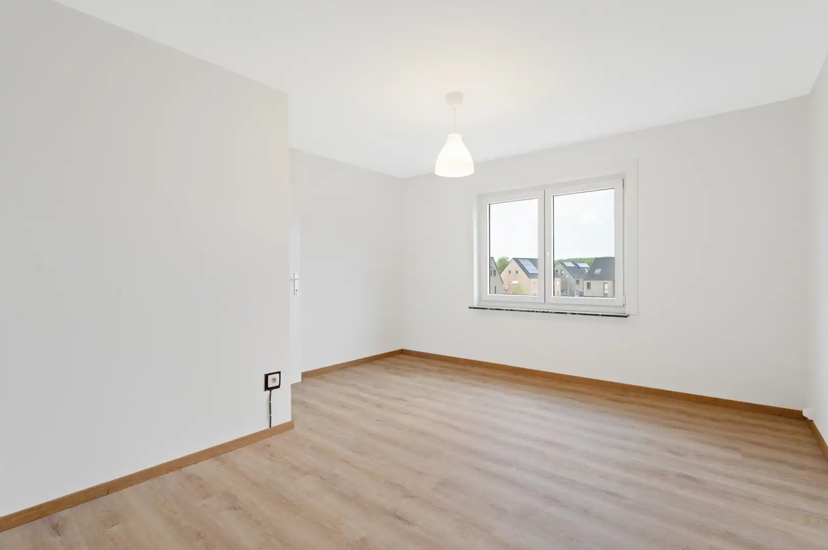 Ruim appartement op tweede verdieping foto 6