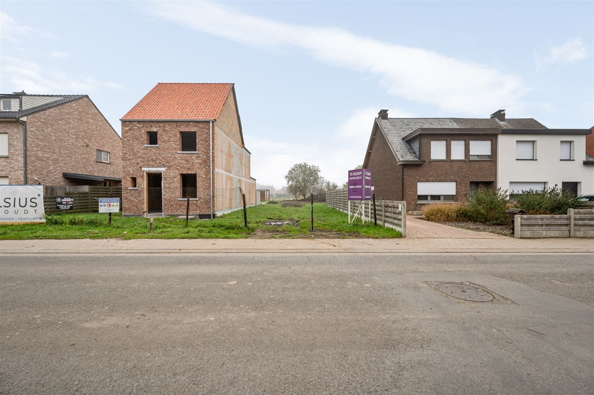 Perceel bouwgrond (650 m2) voor half open bebouwing niet ver van het centrum foto 17