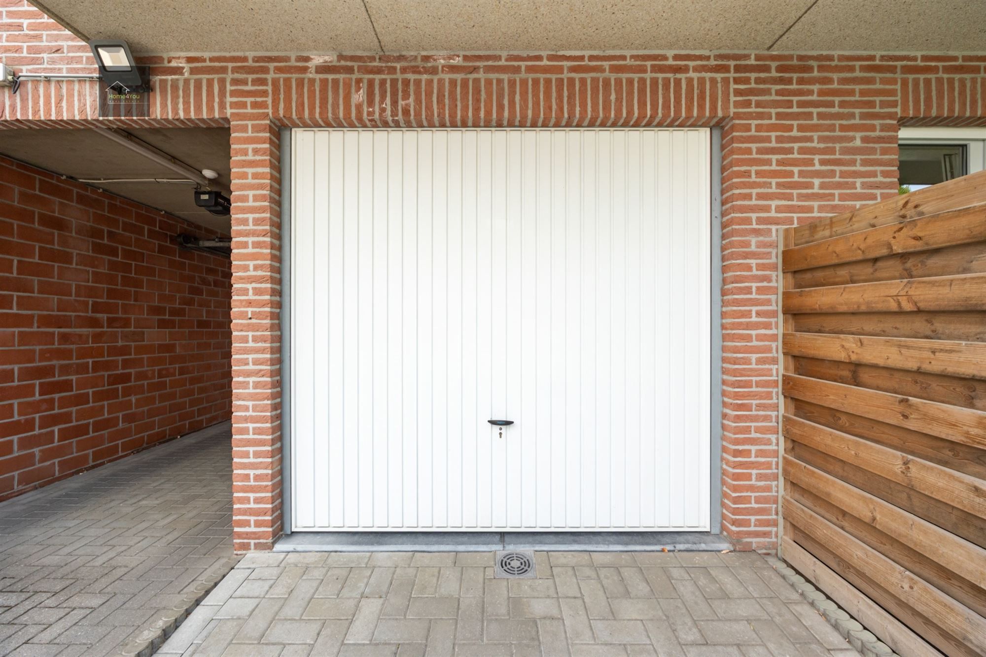 Ruim instapklaar appartement met garage en staanplaats foto 22