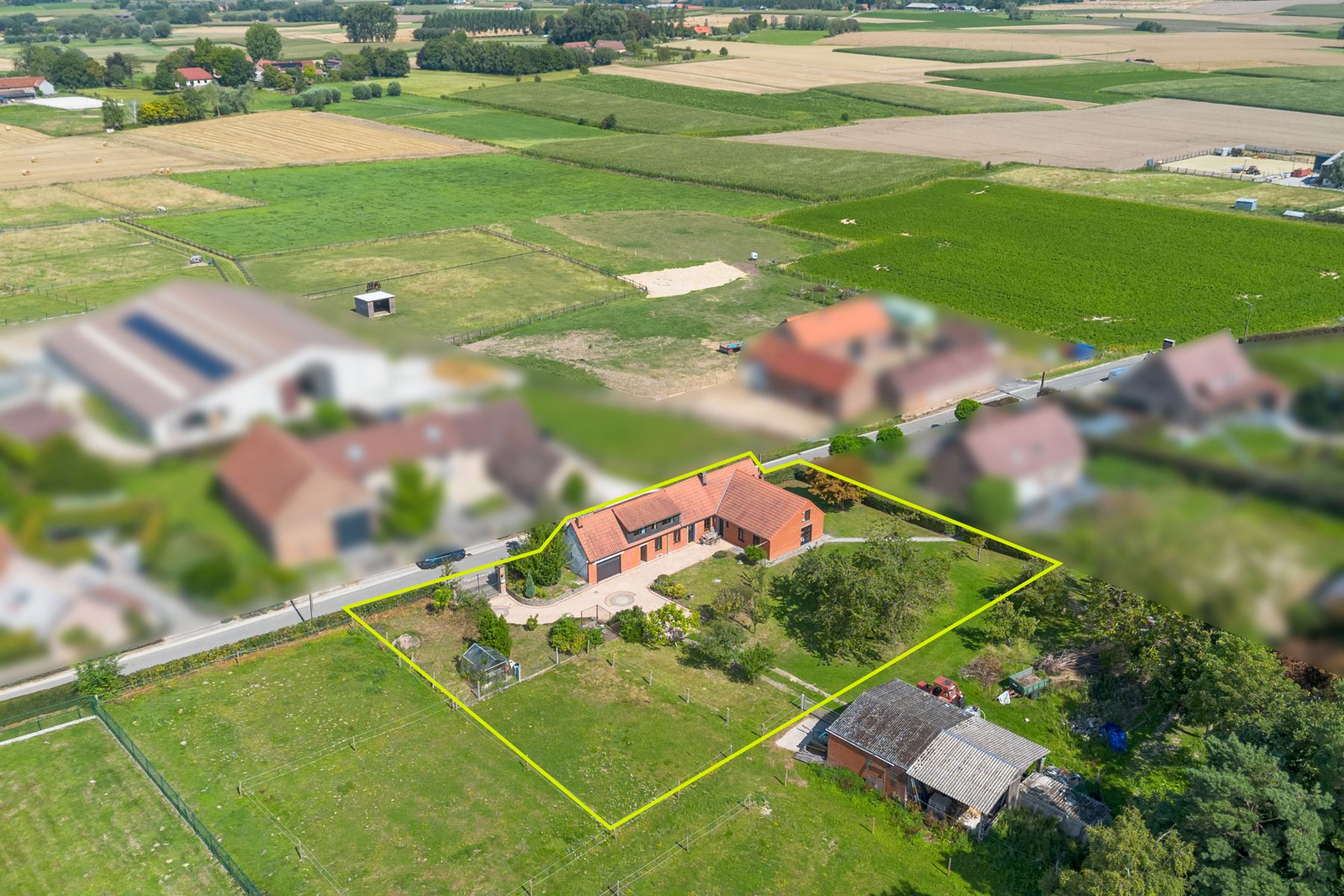 Landelijk gelegen renovatieproject met prachtig uitzicht  foto 2