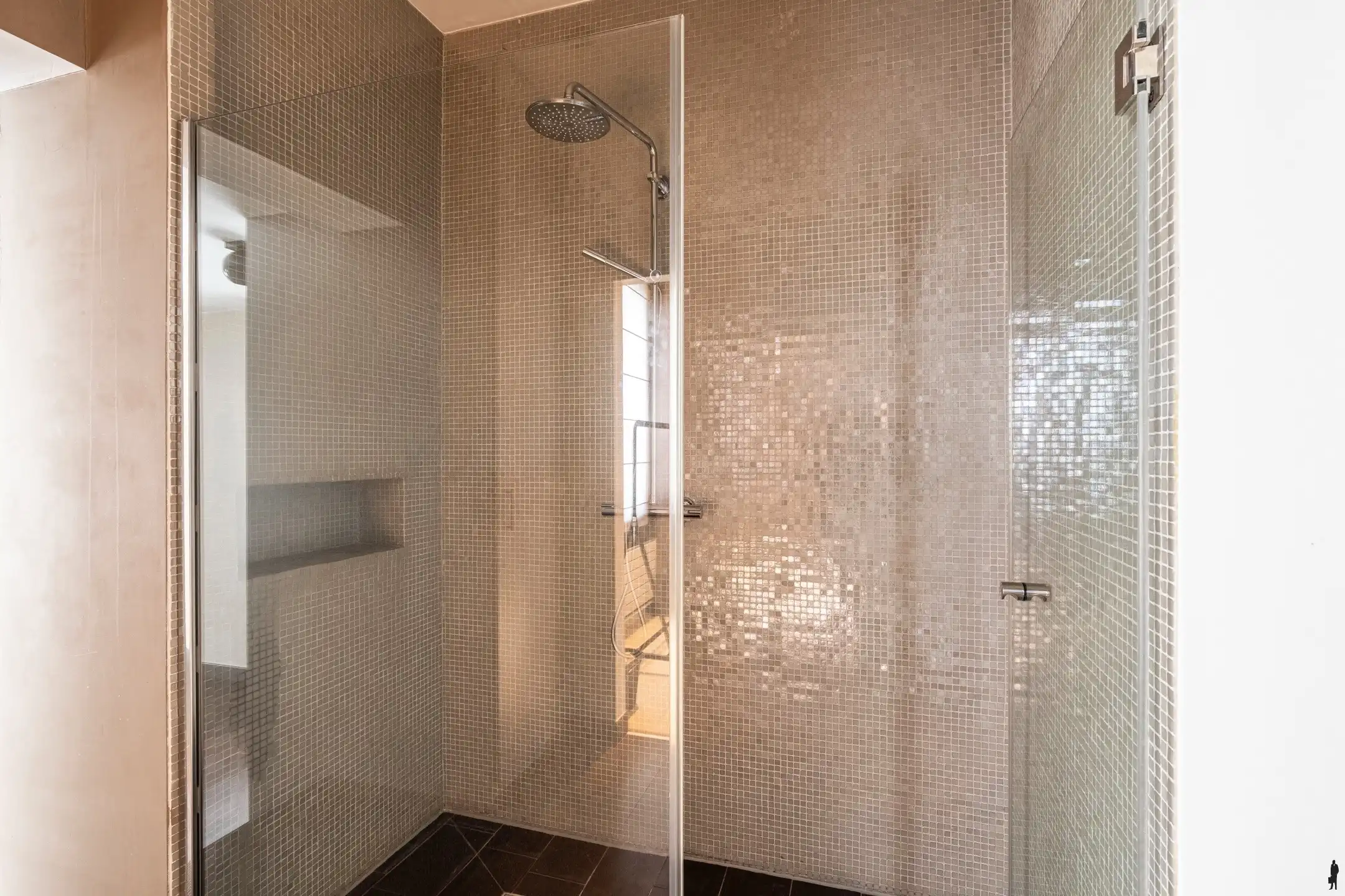 Gerenoveerd burgerhuis anno 1850 met binnentuin en patio foto 26