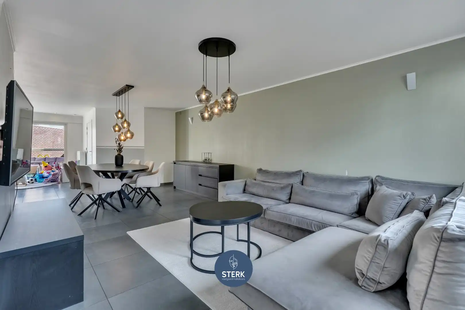 INSTAPKLARE WONING MET 3 SLPKS OP EEN CENTRALE LOCATIE TE MAASMECHELEN !  foto 2
