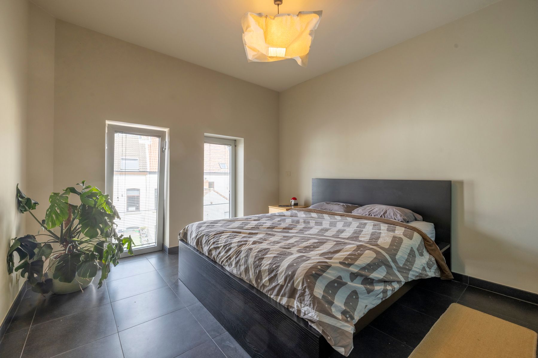 Appartement met 2 slpks, binnenstaanplaats en groot terras! foto 10