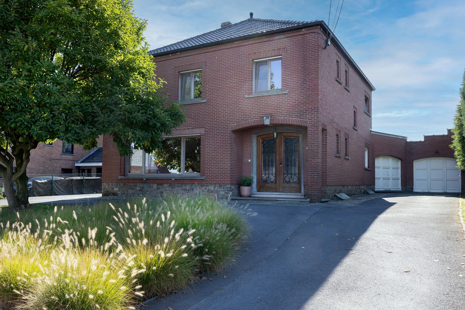 Verder te renoveren ruime & lichtrijke villa op 1386 m². foto 3