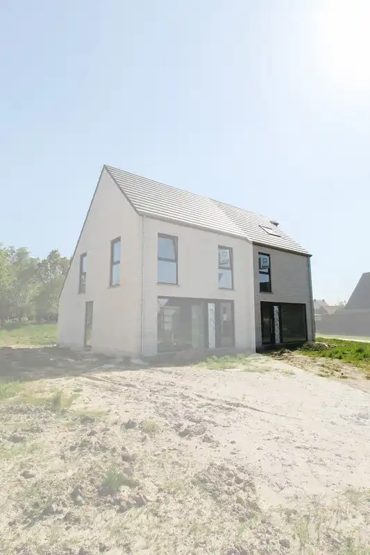 Hectaar bouwt hedendaagse halfopen bebouwingen te Meulebeke foto {{pictureIndex}}