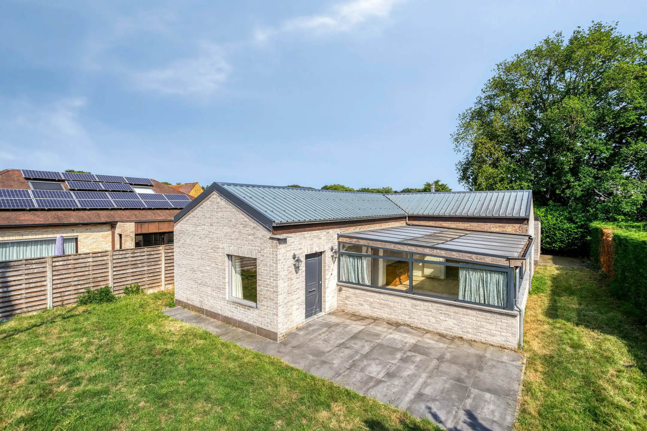 Gerenoveerde gelijkvloerse woning te Assebroek foto 2