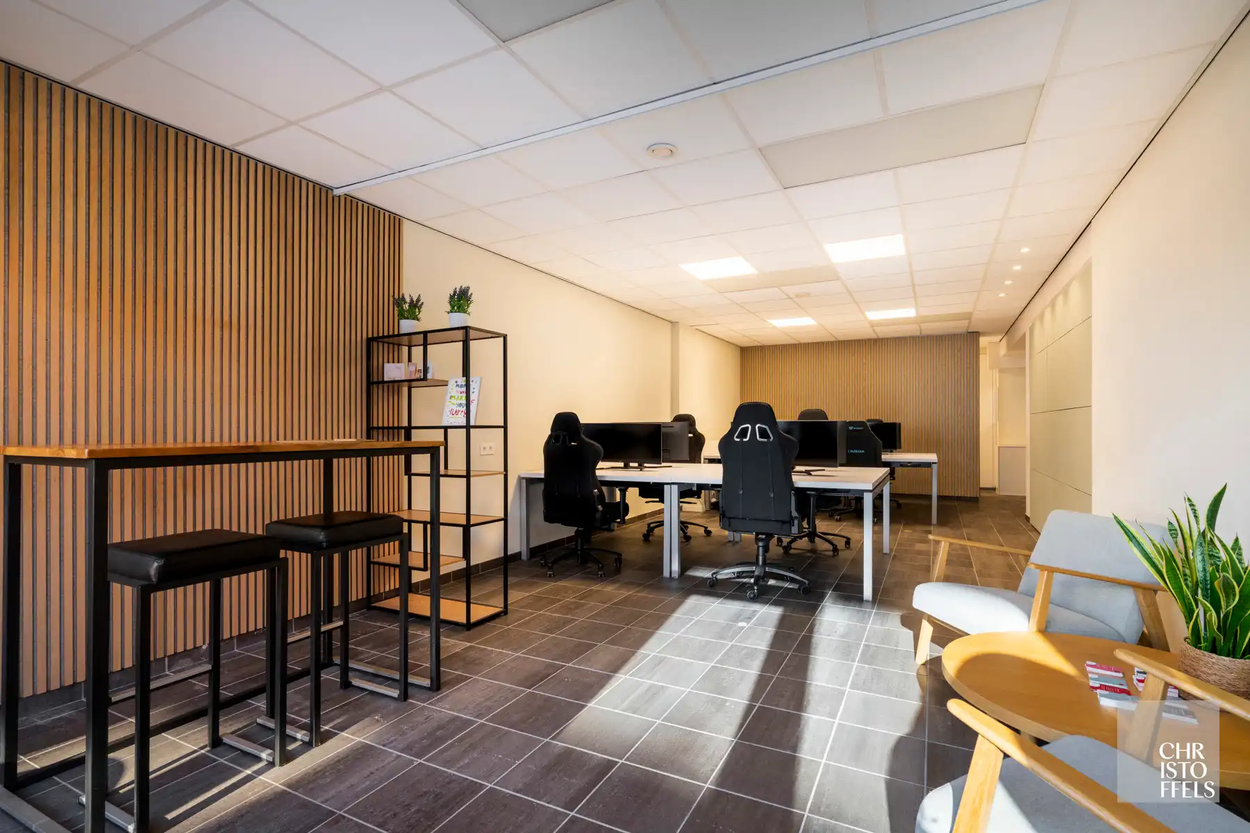 Moderne kantoorruimte van 104m² in Lanaken centrum! foto 2