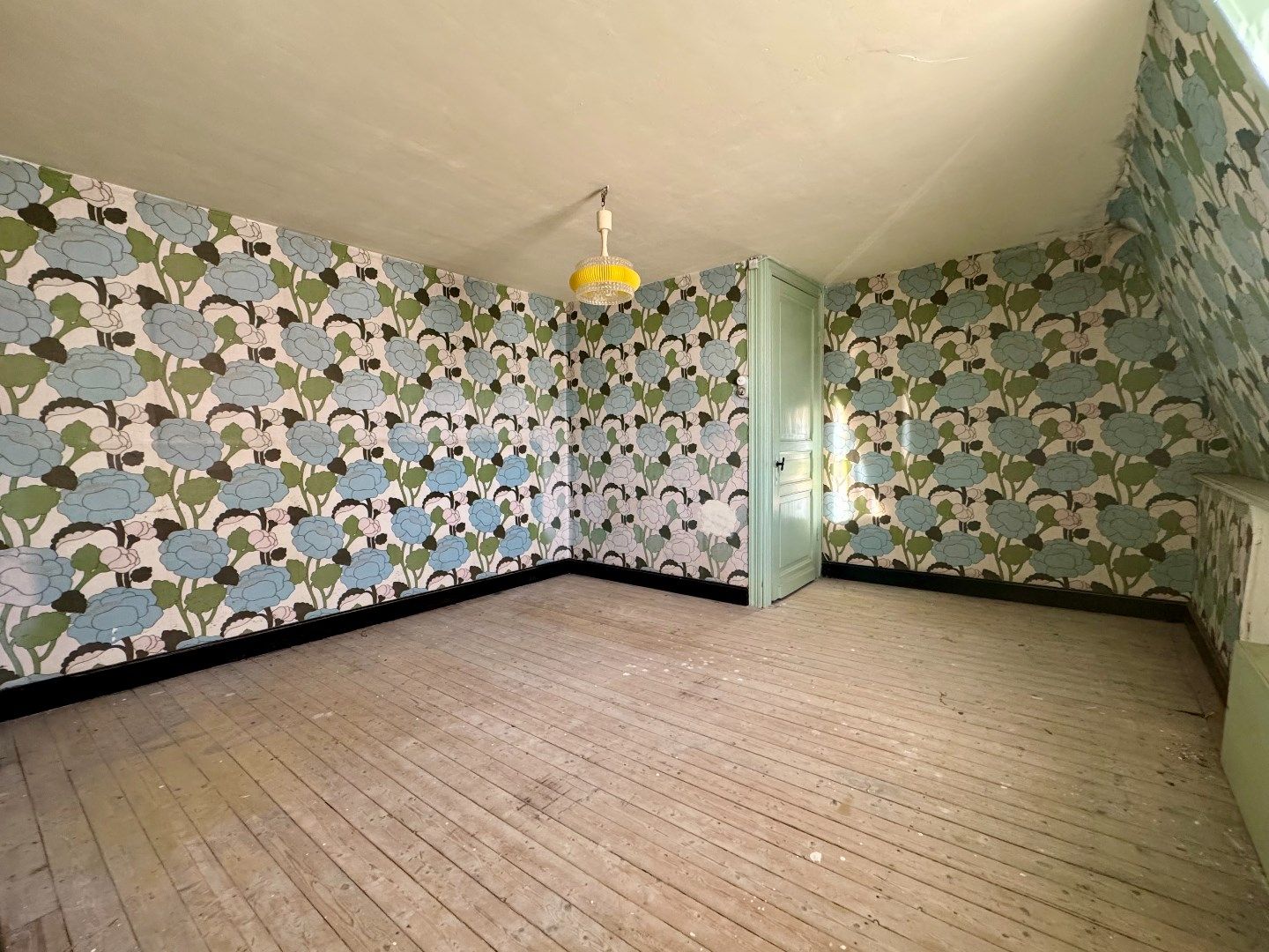 TE RENOVEREN WONING MET 3 SLPKS, KOER EN GARAGE foto 7
