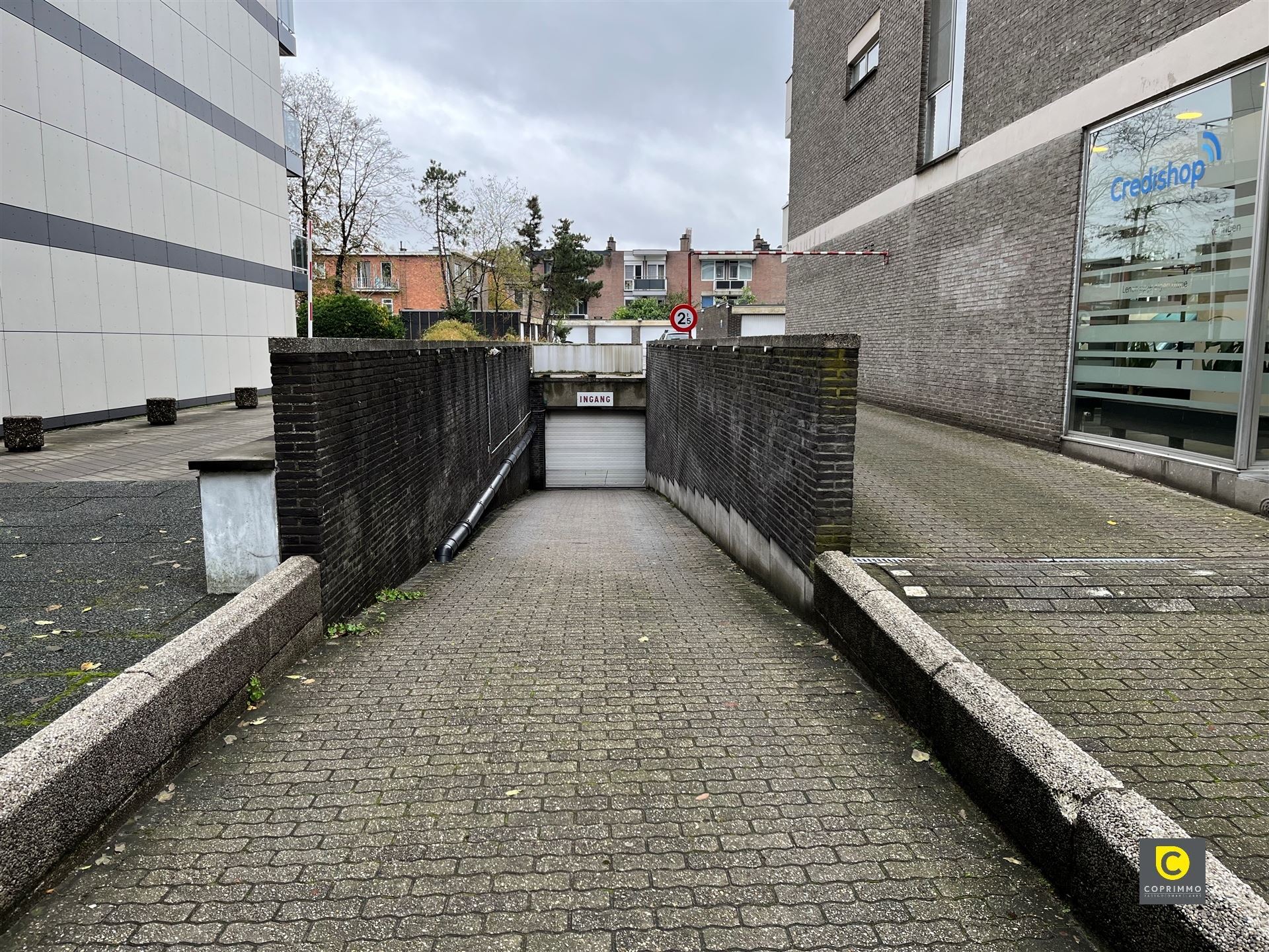 Staanplaats met centrale ligging foto 2