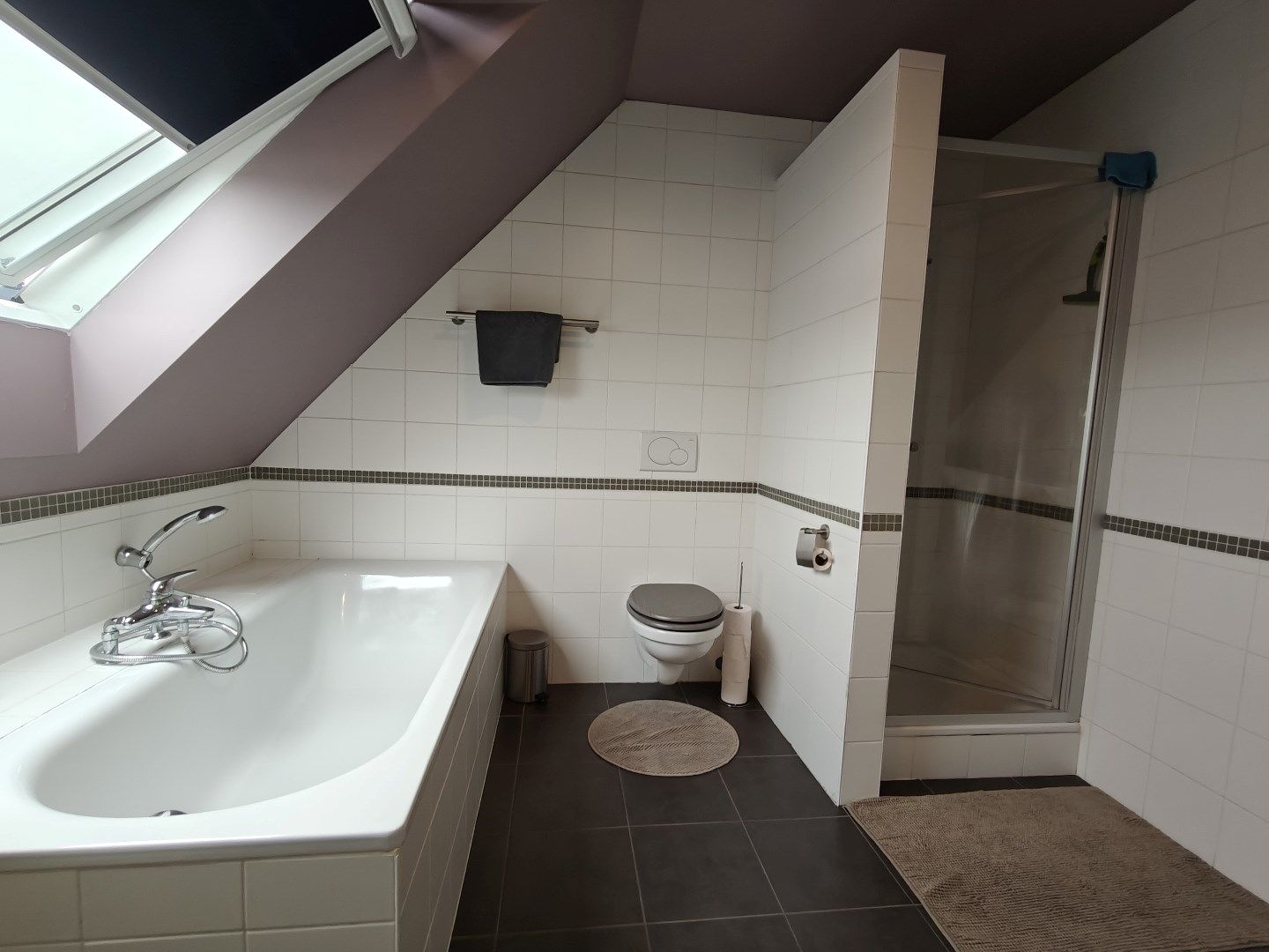 Ruime bel-étagewoning met tuin en garage foto 12