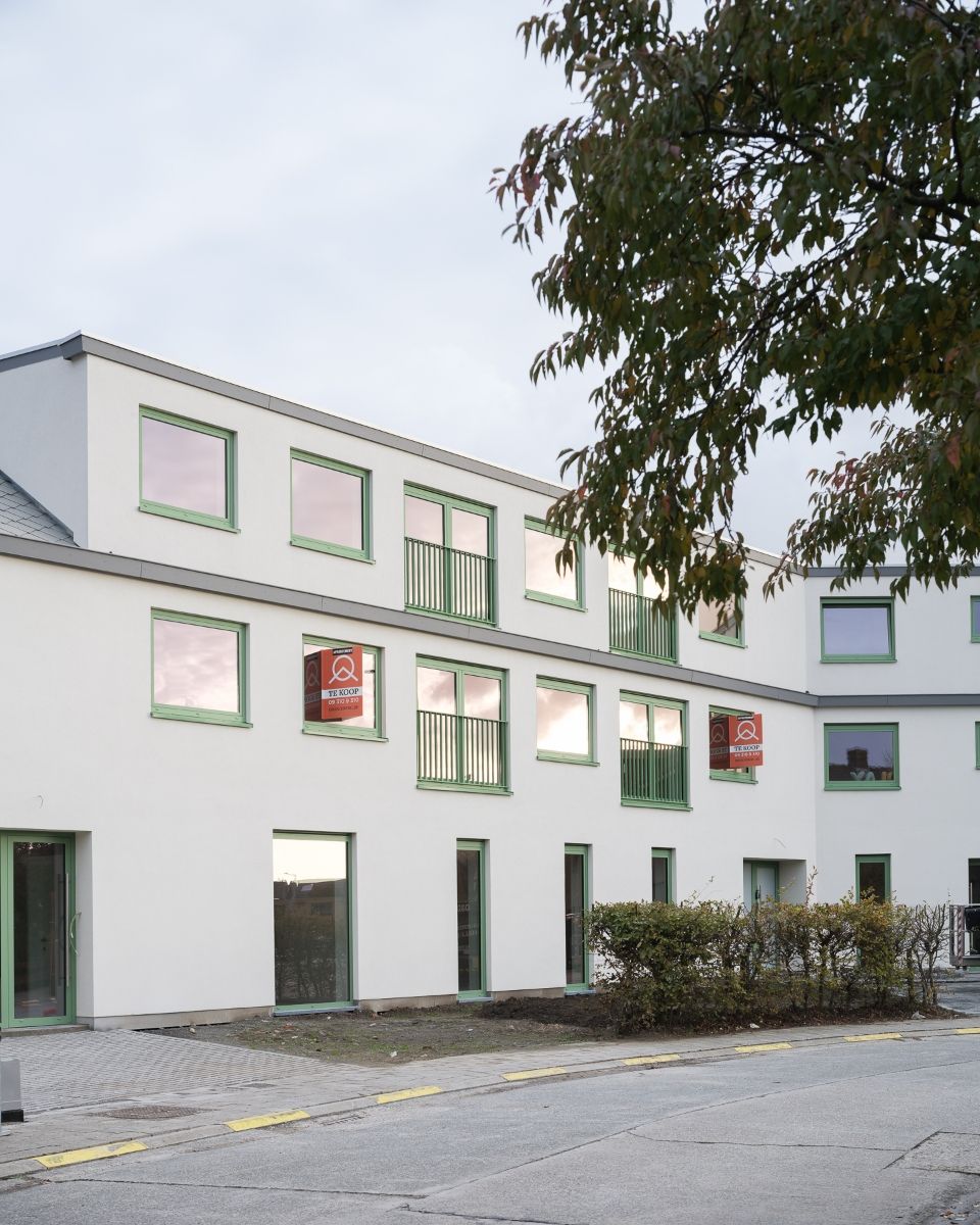 Gerenoveerd 2 slpk appartement met terras te Destelbergen foto 2