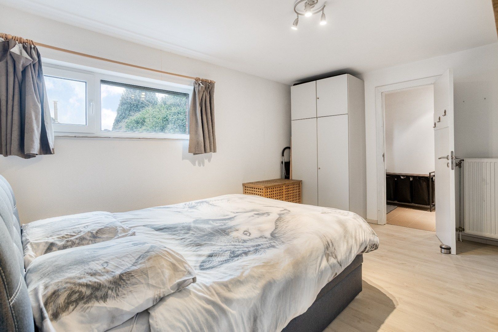 Gelijkvloersapp. (91m²) te huur in Halle, met 1 slpk en koer foto 14