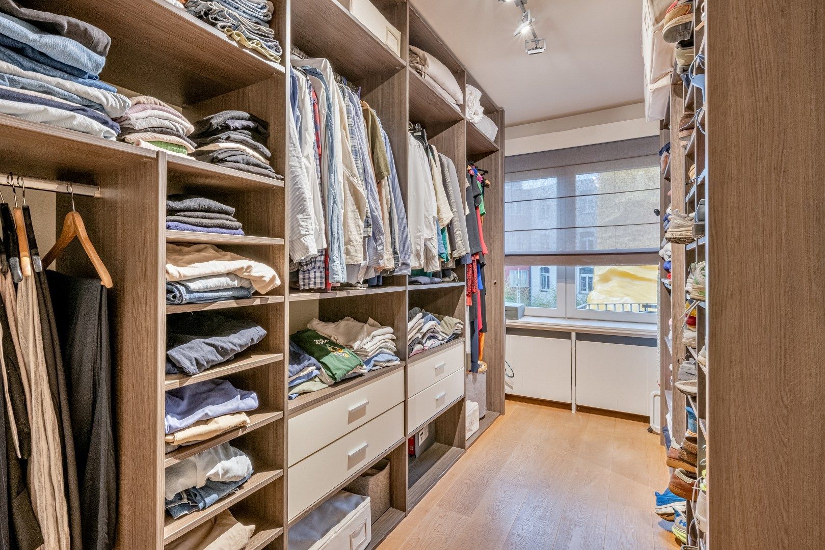 Ruim gerenoveerd 3-slpk appartement te Gent-Zuid foto 13