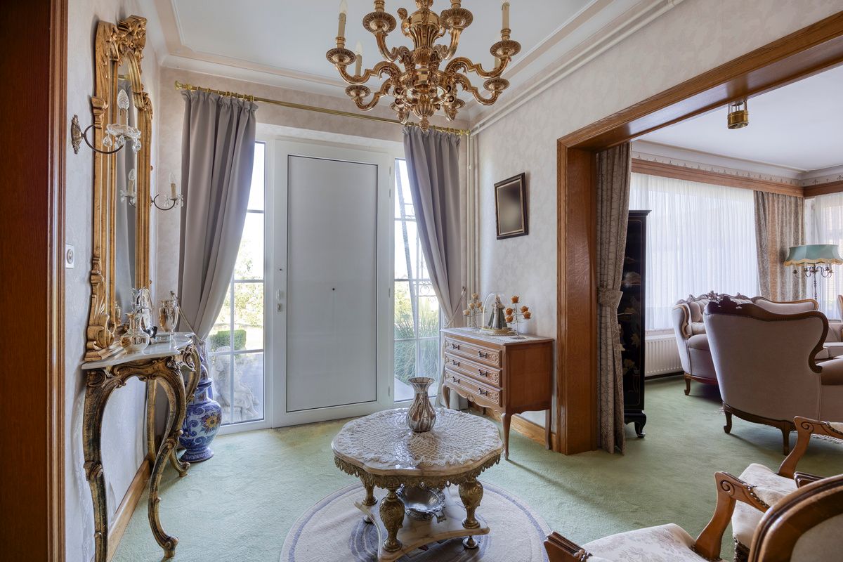Woning met ruim perceel en bijgebouwen foto 4