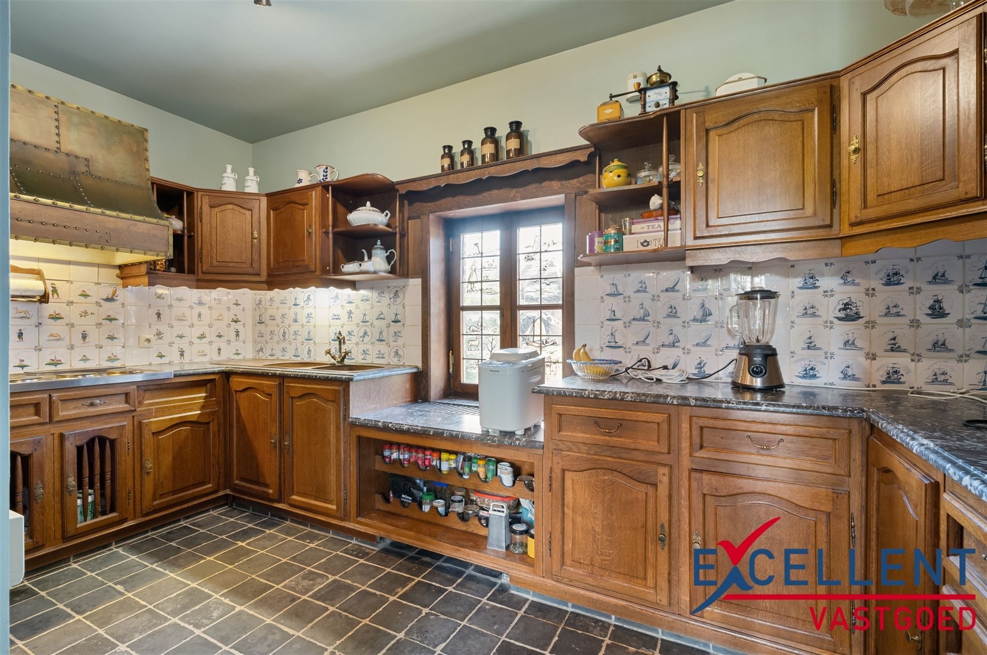 Karaktervolle villa met weides en stallen te koop foto 10