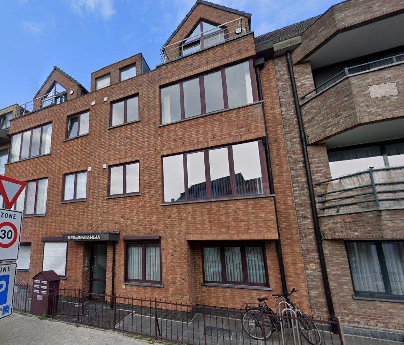 Ruim appt. met 2 slpks en bew. opp. van 100 m2 in centrum van Wommelgem! foto {{pictureIndex}}
