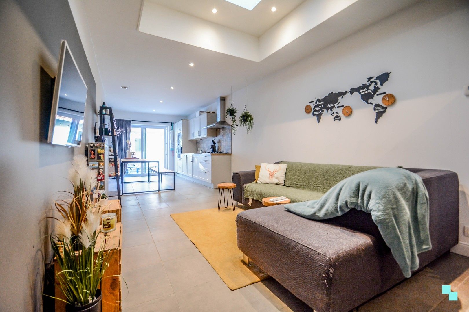 Gesloten bebouwing in hartje Izegem foto 9