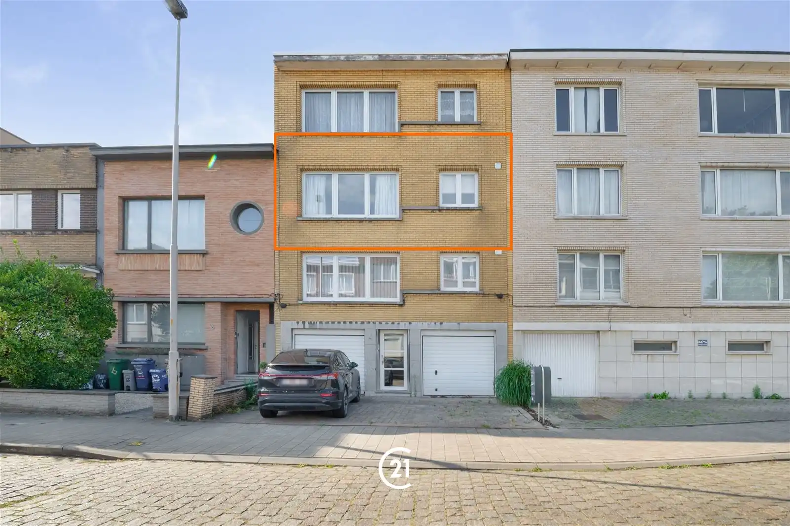 Lichtrijk appartement met terras en garage  foto 19