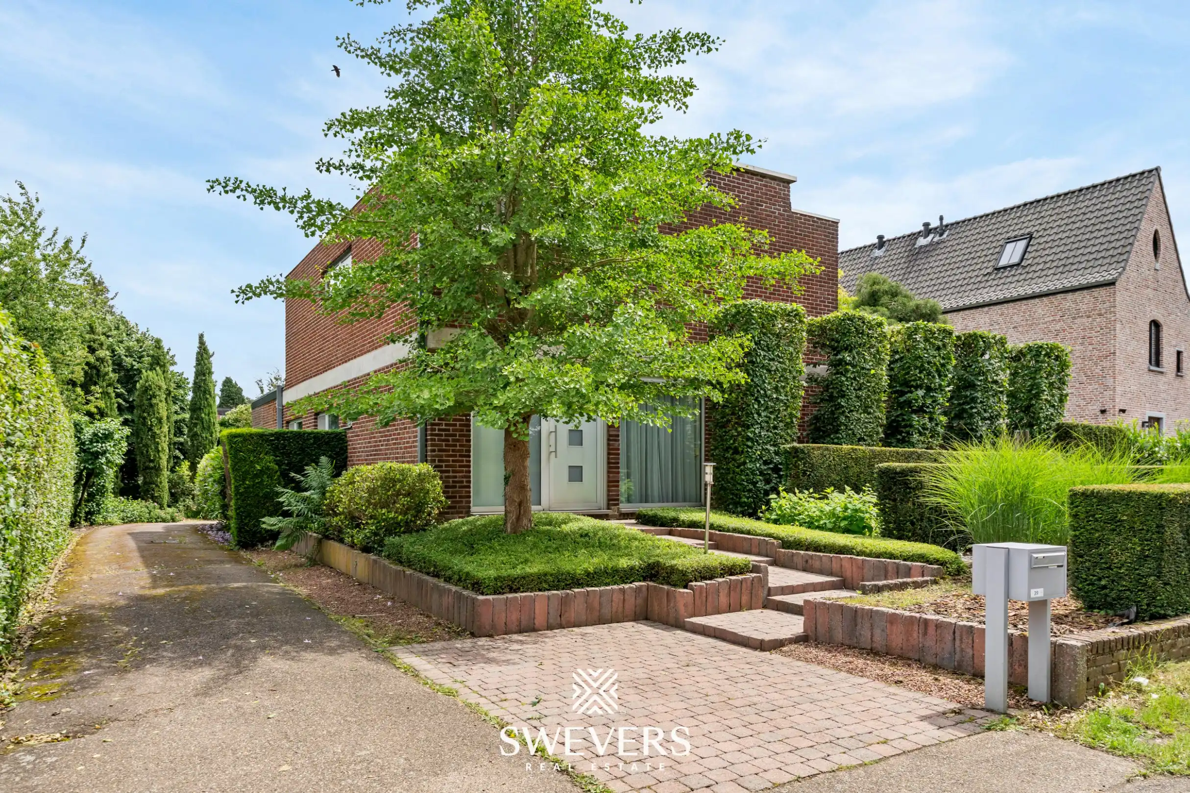 Uitstekend gelegen ruime gezinswoning met 4 slaapkamers te Genk foto 35