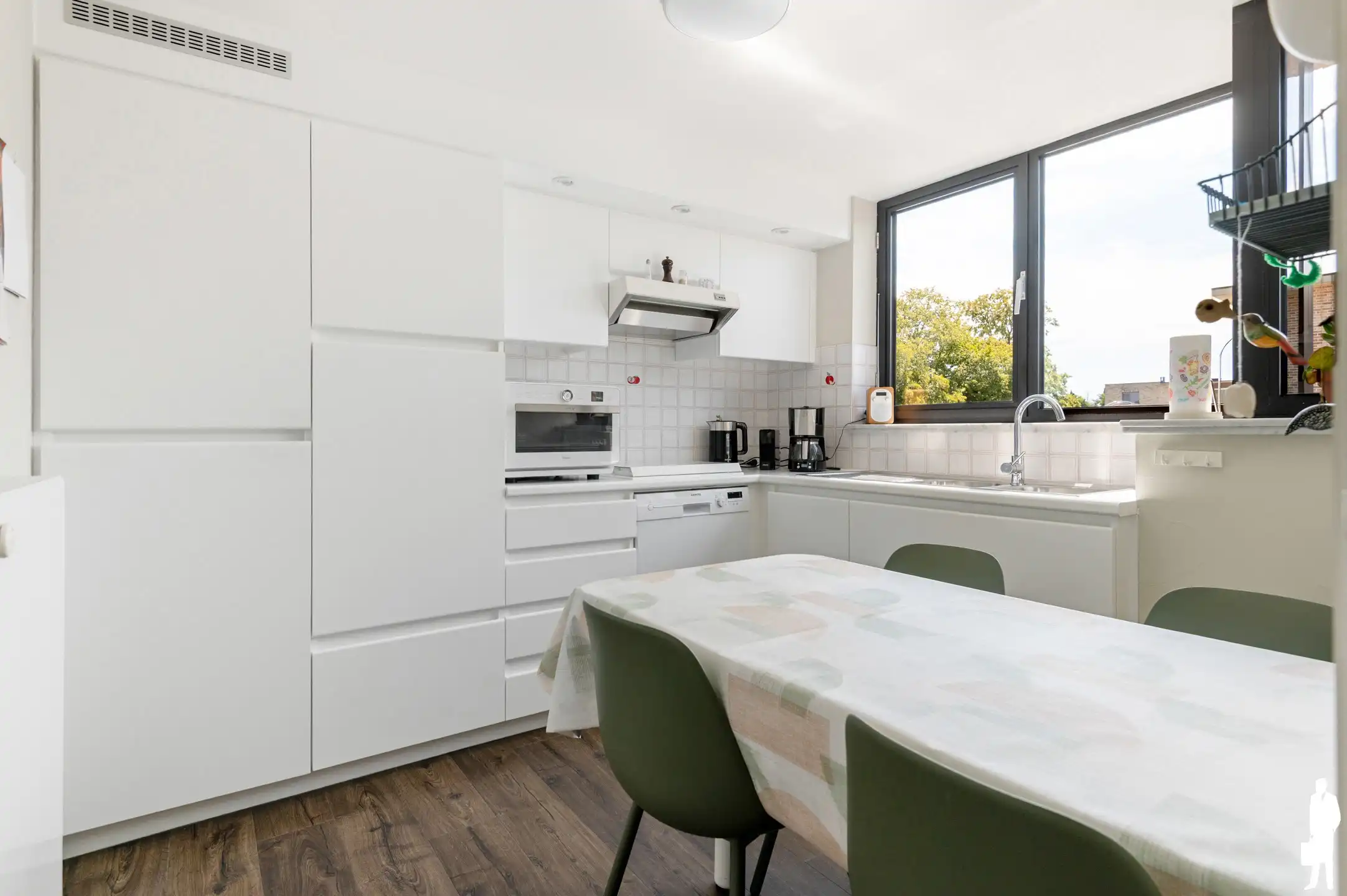 Bel-etage met 3 SLPK, dubbele garage en tuin foto 10