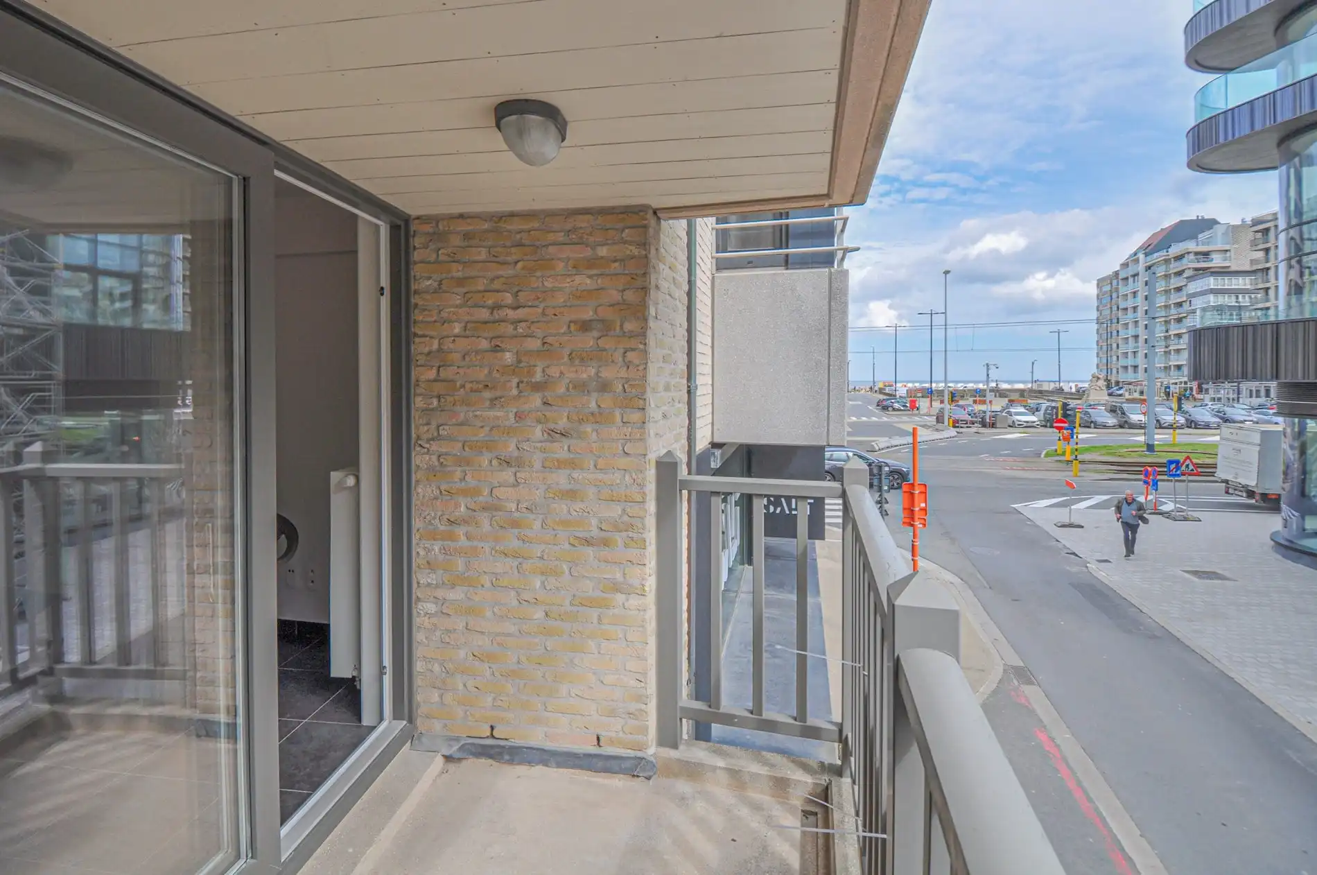 Centraal gelegen appartement met zijdelings zeezicht in het commercieel centrum. foto 4