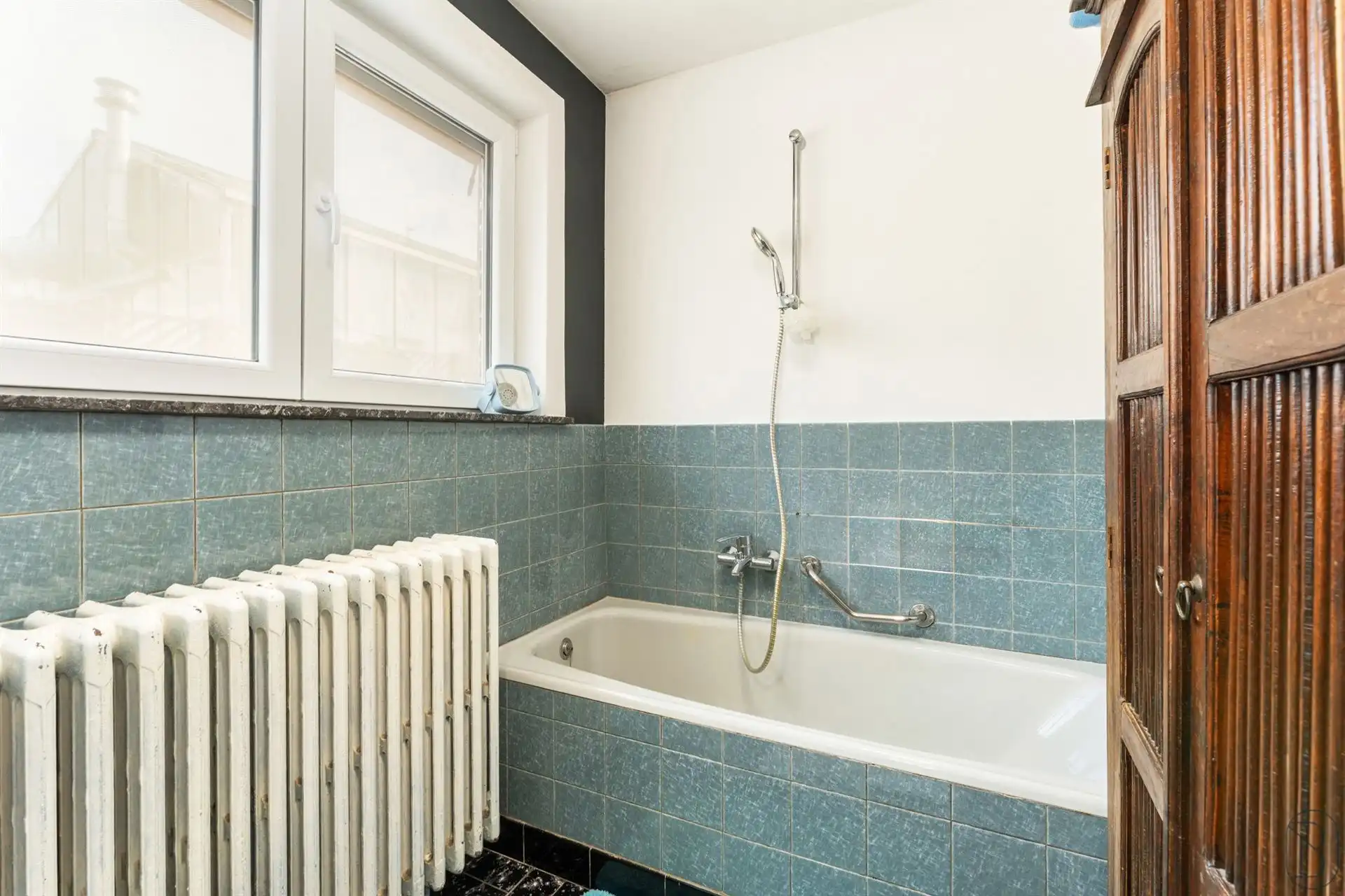 Ruime woning met verhuurd handelsgedeelte foto 11