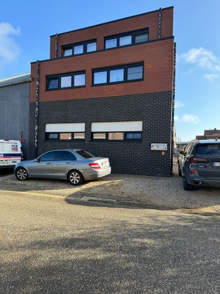 Nieuwbouw appartement van 120 m² op het gelijkvloers met 2 slaapkamers. foto 2