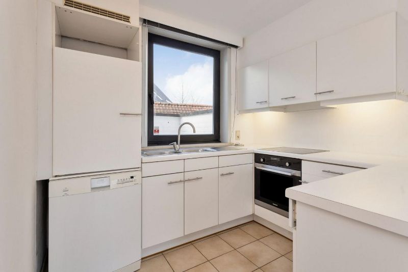 Rumbeke- Instapklaar appartement met garage foto 5