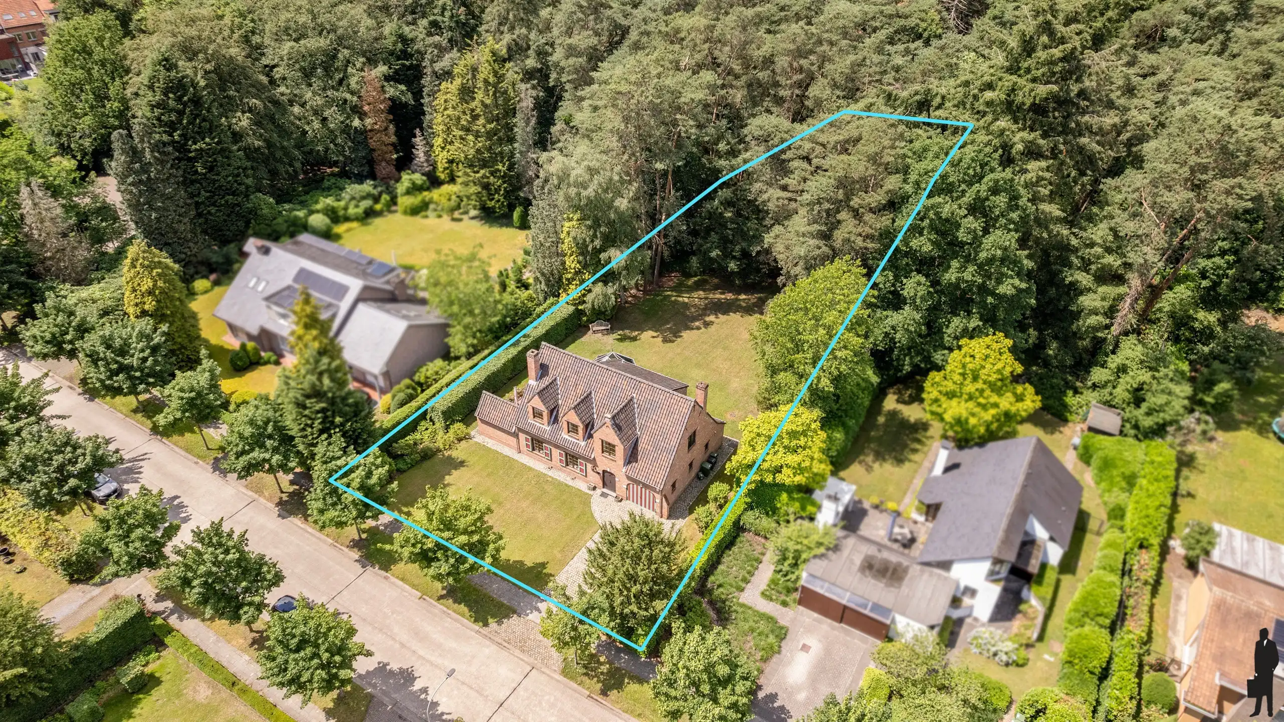 Zeer rustig gelegen villa op prachtig perceel van ca. 1594m² foto 27