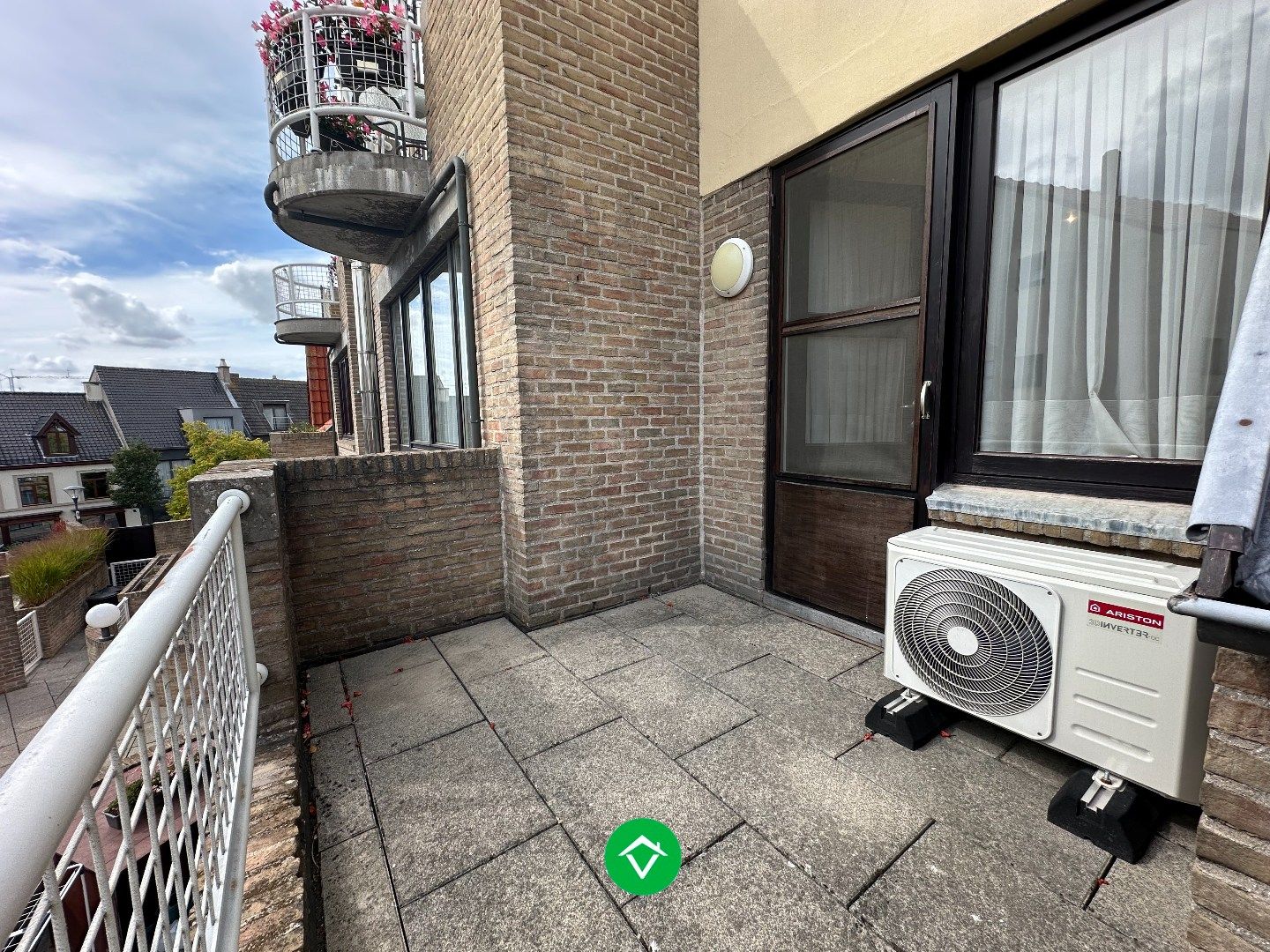 Gezellig 1-slaapkamer appartement met 2 terrassen in hartje Koekelare foto 17