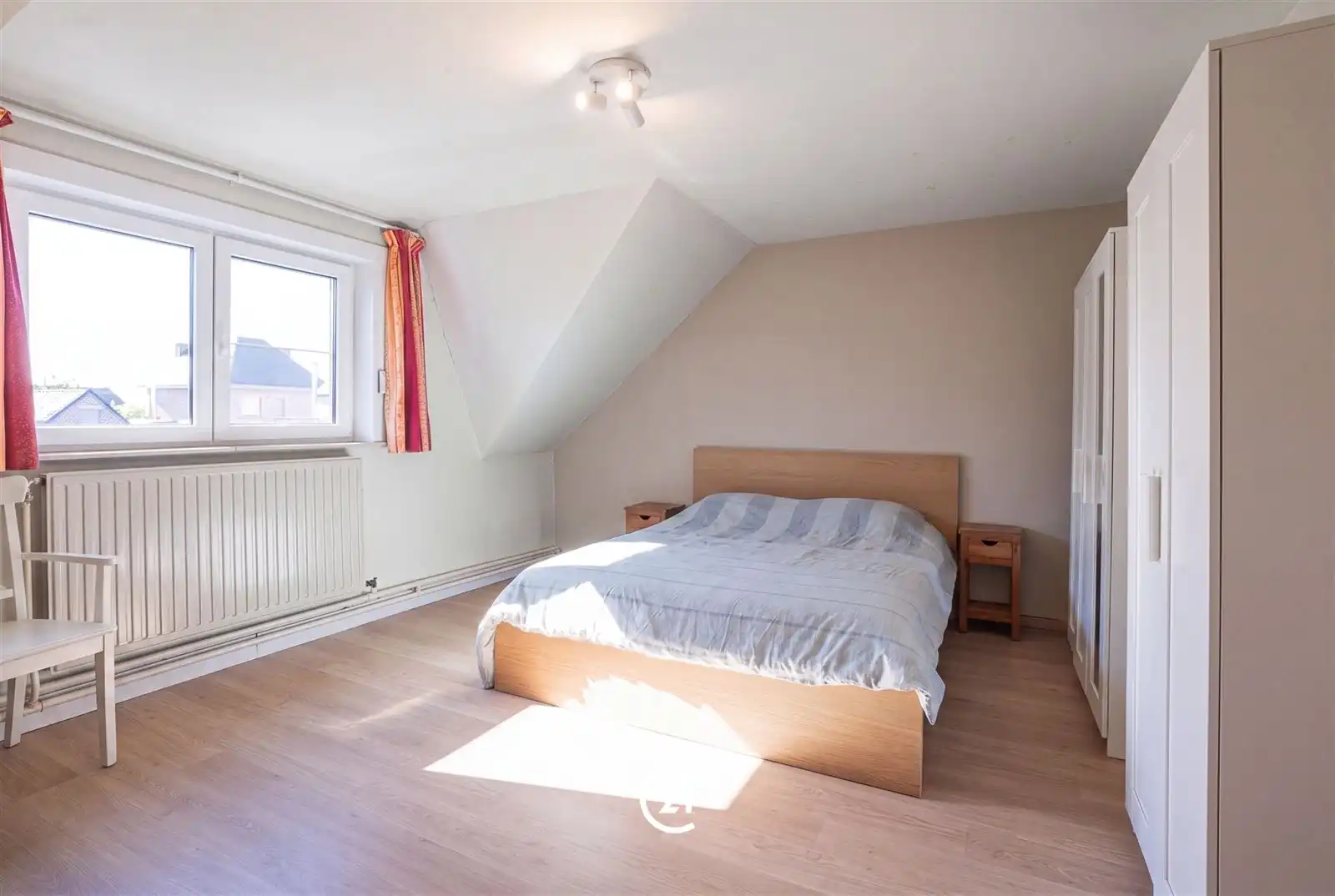 Goed gelegen gezinswoning met 3 ruime kamers, garage, tuin en berging foto 14