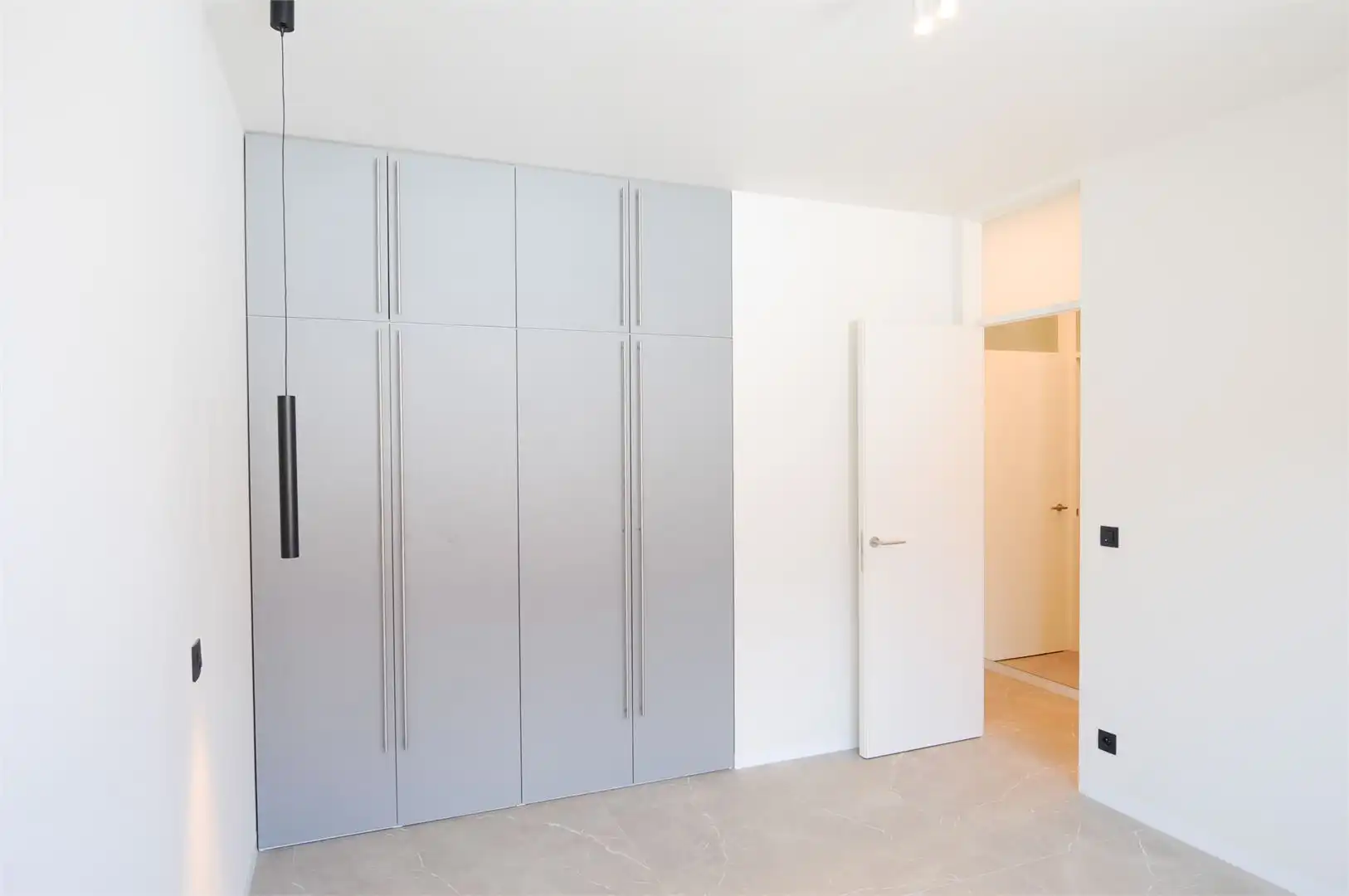 2 slaapkamer appartement met groot terras foto 10