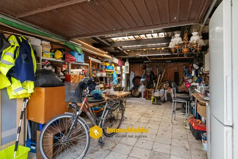 HALFOPEN BEBOUWING MET GROTE TUIN TE KOOP IN STEKENE foto 19