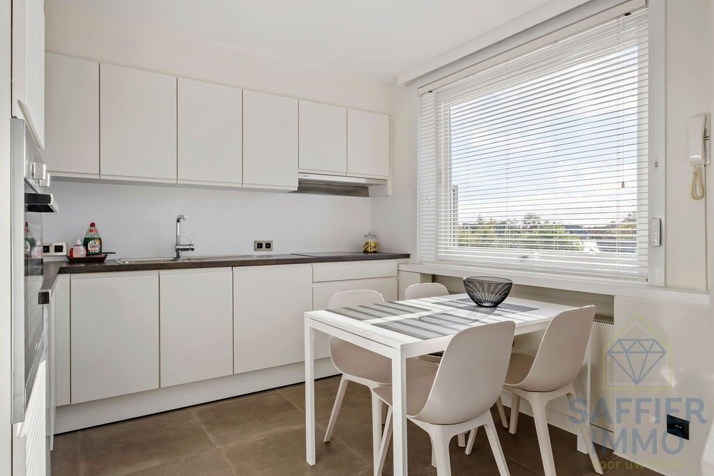 Instapklaar en volledig gerenoveerd appartement te koop in Roeselare foto 9