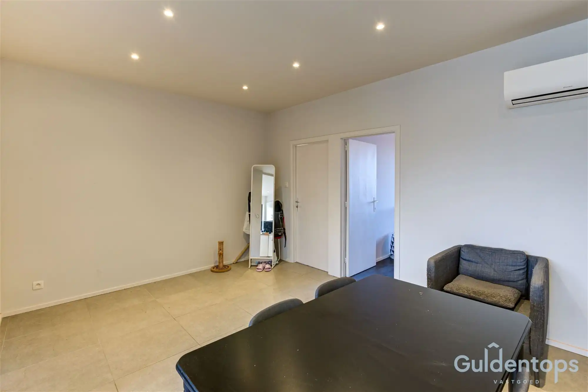 Knap gebouw bestaande uit 2 appartementen én magazijn foto 20