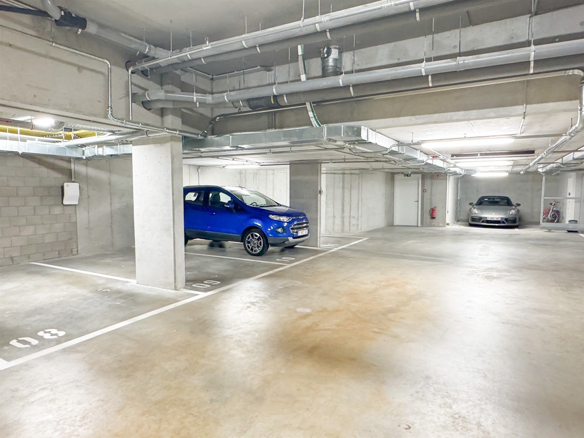 Lichtrijk nieuwbouw appartement met terras en garageplaats foto 17